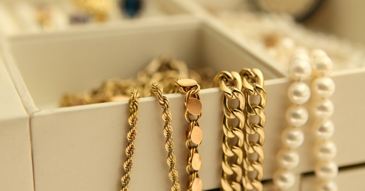 HOW TO CHECK GOLD JEWELLERY AT HOME