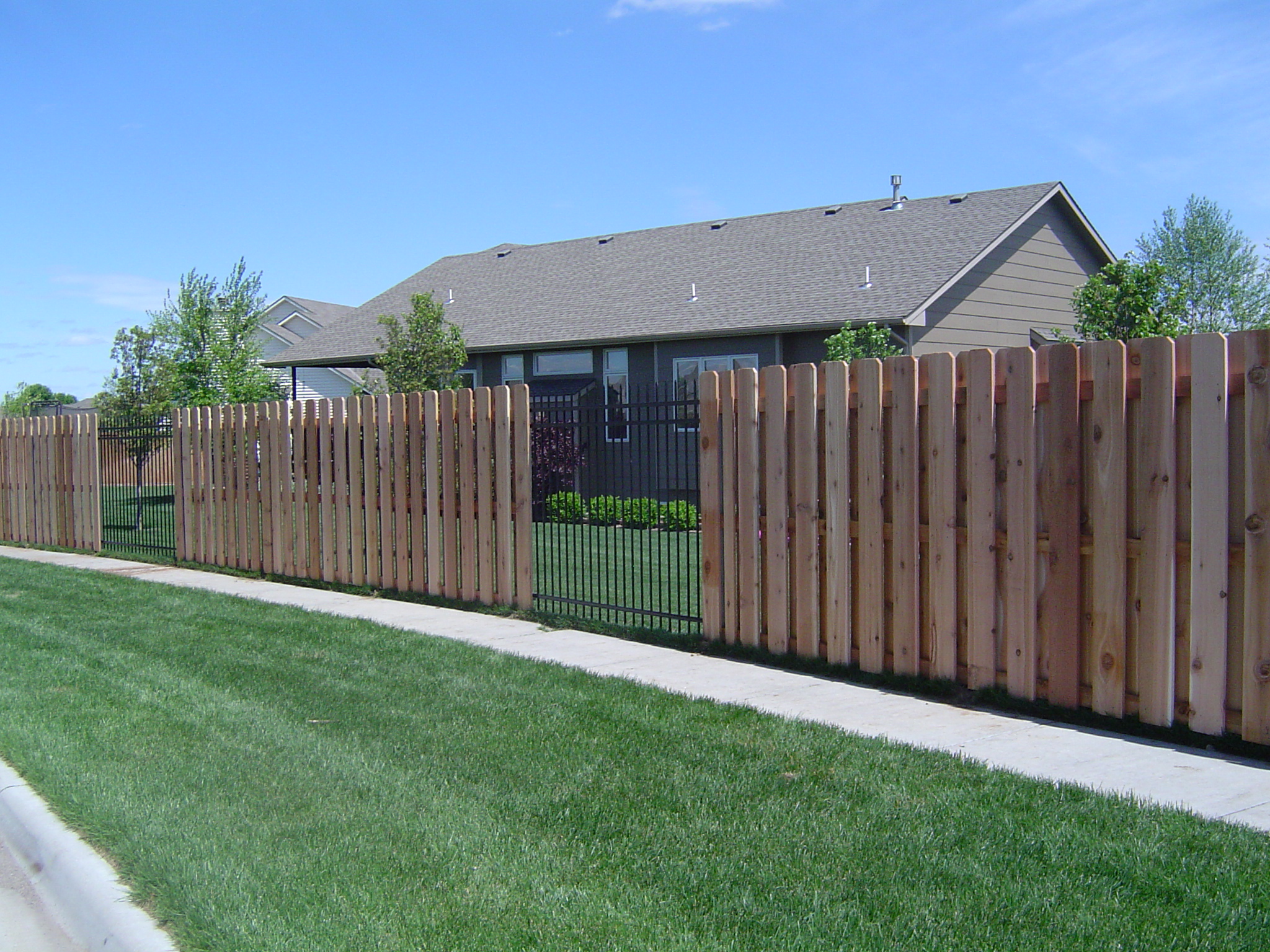 How to Keep Your Fence Looking New Year-Round